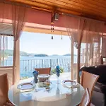 Daire 2 Bedroom Gorgeous In Prižba